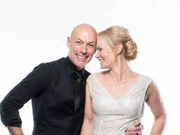 The dfb announced on monday in frankfurt / main. Traumhochzeit Schiedsrichterin Bibiana Steinhaus Heiratet Ihren Howard Webb