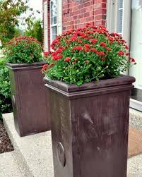 We used miracle grow moisture control potting soil because hydrangeas like to be well hydrated. Diy Large Planters Cleverly Inspired Diy Large Planters Diy Planters Outdoor Outdoor Planters