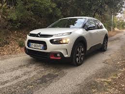 Ce véhicule n'est pas disponible actuellement. Citroen C4 Cactus 2018 Les Chevrons Revoient Leur Copie