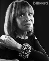 Sara Valceschini's Instagram, Twitter & Facebook