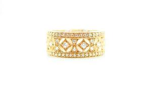 luxury yellow gold diamond ring es