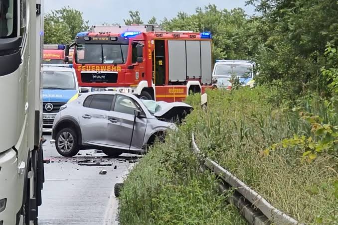 Vrouw komt om het leven bij frontale botsing met vrachtauto vlak over de  grens in Duitsland | De Limburger