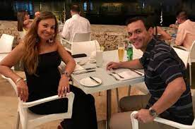 Juan diego nació en ibagué, pero se crio en el municipio de ortega, en el sur del departamento de tolima. Fotos De Juan Diego Alvira Su Esposa E Hija En Traje De Bano En Aruba