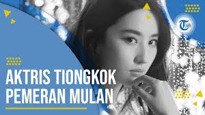Don hall menyutradarai raya sebagai film animasi keempatnya untuk disney. Profil Liu Yifei Aktris Cina Pemeran Mulan Dalam Disney Live Action Mulan Youtube
