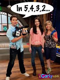 Icarly is a nickelodeon sitcom starring miranda cosgrove that ran from 2007 to 2012. 10 Reasons Why You Can T Stop Watching Icarly The Last Reason Is Depressing Icarly And Victorious Icarly Cast Icarly