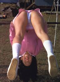 公園で無邪気に遊ぶ女子小学生はパンチラしまくりで盗撮が Free Nude Porn Photos 0 | Hot Sex Picture