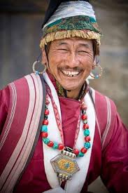 Leh Ladakh Kashmir India Man Dressed In Traditional Clothing Stock Photo 1889 43586 Traditional Outfits Kashmir Men Dress