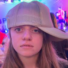 riley mccabe (@rileyymccabe) • Instagram photos and videos