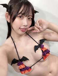 黒髪清楚な篠見星奈(23)のハミ乳ハロウィン水着 | お宝エログ幕府