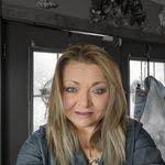 Karla Barney's Instagram, Twitter & Facebook