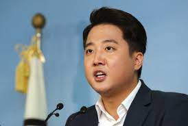 이준석 당대표 여론조사 1위… 국민의힘, 젊은 야당되나. ì •ì²­ëž˜ ì—¬ë¡ ì¡°ì‚¬ 1ìœ„ ì´ì¤€ì„ ëŒí'ì— ìš°ë¦° ë‚˜ì  ê²ƒ ì—†ì–´ êµ­ë¯¼ì˜íž˜ ì‚¬ë¼ì§ˆ ìˆ˜ë„