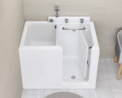 The tub's doors have a watertight seal around the edges to prevent bathwater from leaking out. Accessible Walk In Bathtubs For Elderly And Disabled Busco Auxilia
