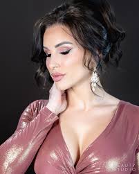 Feeling like a lady 🌸 First pics from my last photoshoot for  @beautystudioinc Thank you @legendmodelsandtalent for this great gig Dress  from @fashionnova