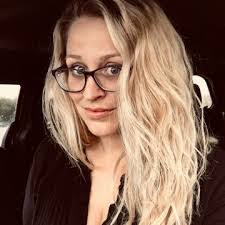 Michelle Bingham's Instagram, Twitter & Facebook