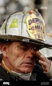 World trade center attack firefighter hi-res stock photography and images