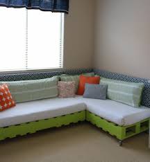 Maybe you would like to learn more about one of these? Diy Kid S Pallet Bed