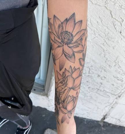 Botanical half sleeve (and small wrist cover up) from a while back! #tattoo #tattoos #tattooartist #finelinetattoo #thinlinetattoo #stippletattoo #wristtattoo #halfsleeve #sandiego #sanclemente #sandiego #femaleartist #tattooideas #jobkiller ...