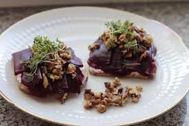 Warmes Rote Bete Brot Mit Ziegenfrischkase Yogiveda Lebensmittel Essen Ayurvedische Rezepte Essen
