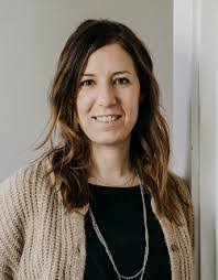 Desiree Weber's Instagram, Twitter & Facebook