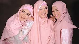 More images for foto ria ricis sebelum hijab » Ria Ricis Sebelum Mengenakan Hijab Gamis Kombinasi