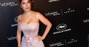 Mit diesem outfit sorgte salma hayek damals im tv für schnappatmungfoto: Salma Hayek Meine Tochter Gibt Mir Regieanweisungen Tv Spielfilm