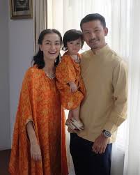 Wulan guritno dan adilla dimitri memutuskan bercerai. 7 Seleb Yang Dikira Non Muslim Kumparan Com