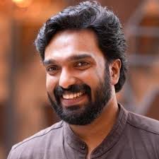 Kayamkulam Kochunni (2018)