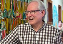 Alberto Duque se despide del Codema tras 40 años de docencia en el colegio  de Gijón