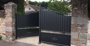 Daniel Moquet Signe Vos Clotures Entreprise De Portail Cloture Et Pergola Cloture Maison Portail Carport Aluminium