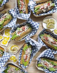 Lobster Rolls Pour 8 Personnes Recettes Elle A Table Recette Alimentation Recettes De Cuisine Recette