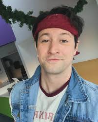 I feel posh?! I feel hot?! With my watch?! That's right, baby.  #vhschristmascarols is BACK IN CHICAGO IN NOVEMBER!!!! Cannot wait to step  into Jim's shoes again and help bring this gorgeous,