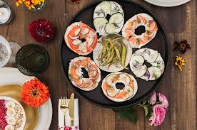 La empresa 21 de marzo ofrece comida de calidad, como todas las compañías de cátering, pero con un toque de originalidad en sus eventos. Pin En Si Quiero