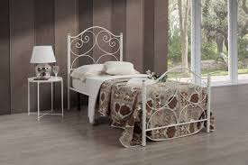 Per le camere da letto abbiamo una distinzione per stile, per tecnologia usata e per colore. Letto Singolo Rombo In Ferro Battuto Bianco Oro Kasama