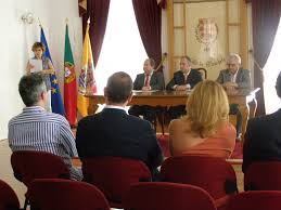 As salas de sessões e do município, o salão nobre, a loja coisas de setúbal e o arquivo são alguns pontos de interesse deste edifício que acolhe muita da história dos paços do concelho ficou irremediavelmente perdida, com a documentação consumida pelas chamas de 1910. No Salao Nobre Dos Pacos Do Concelho Em Alcochete Acist Do Distrito De Setubal E Camara Municipa Rostos On Line