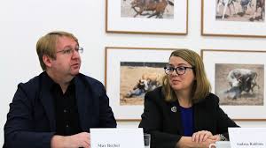 Bildergebnis für Andrea Robbins