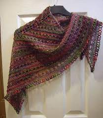 Pin By Kreamojza On Crochet Shawls Scarfs Cowls Yarn Shawl Sock Yarn Shawls Scarf Knitting Patterns