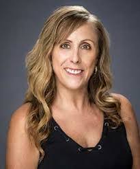 Sara Holden's Instagram, Twitter & Facebook