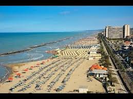 Pescara es una ciudad en abruzzo, italia. Pescara Beach Italy Youtube