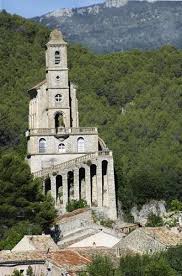 Photo Pierrelongue Photos Images Pierrelongue 26170 Lieu De Culte Les Regions De France Paysage France