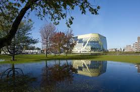 Marijke schermers tweede roman noodweer staat op de longlist voor de eci literatuurprijs 2017. Pisgeel Gemeentehuis Is Lelijkste Gebouw Van Het Land Cultuur Ad Nl