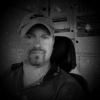 100+ profilů „Marián“