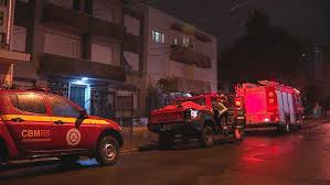 Eles atuavam no combate às chamas do incêndio que começou por volta das 22h. Mulher Morre Em Incendio Em Apartamento No Bairro Azenha Em Porto Alegre Noticias Donfanews