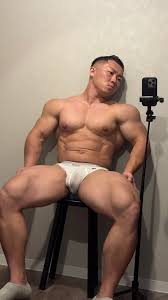 欢迎骚扰喜欢壮熊肌肉男(@WZe8y8SZuy3AwCZ)  X