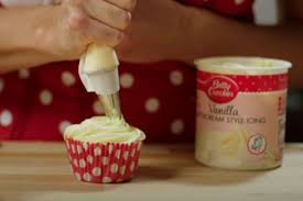 Betty crocker black decorating icing. How To Do A Cupcake Swirl Baking Tips Betty Crocker Uk