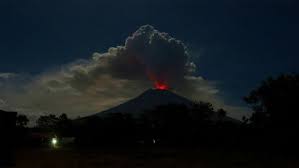 Kue asal medan ini terkenal karena rasanya yang manis dengan tekstur legit, lembut, dan kenyal. Gunung Agung Erupsi Munculkan Kubah Lava Kue Dadar