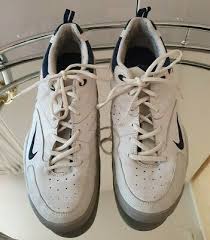 Sneakers und mehr vom weltmarktführer. Nike Herren Tennisschuhe Teppichschuhe Grosse Eu 45 5 Echtleder Weiss Eur 22 00 Picclick De