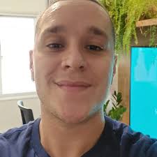 Manuel Bandeira ensina a conjugar o verbo "teadorar": "Teadoro, Teodora." :)