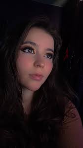 Heart Tunnel Trend: Cute Video with Heart Eyes