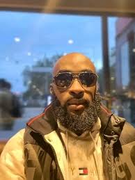 Reading: Proverbs 19-21 " He that followeth after righteousness and mercy  findeth life, righteousness, and honour." (Proverbs 21:21) What are you  pursuing in your life? Money? Riches? Reputation? Performance? Position?  Honor? It's