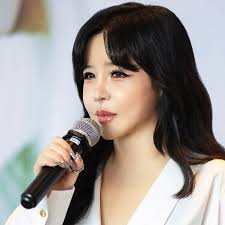 Park Bom 2NE1 nói 'anh yêu em' khiến khán giả vỡ òa